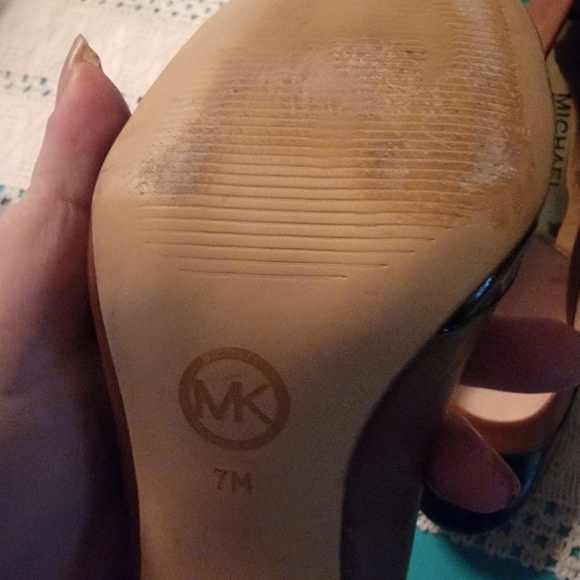 Michael Kors Women's Black and Brown Heels Size 7 - Picture 4 of 6